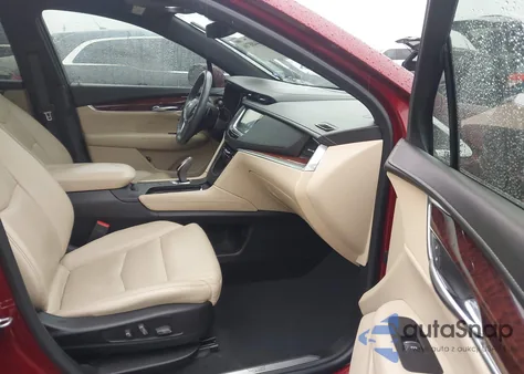 2017 Cadillac Xt5 Premium Luxury z USA, uszkodzony, nr VIN 1GYKNCRS3HZ138939